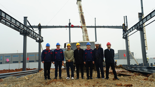 狮子山高新加速器项目完成首榀钢梁吊装 