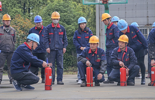 钢构公司开展消防应急演练活动 