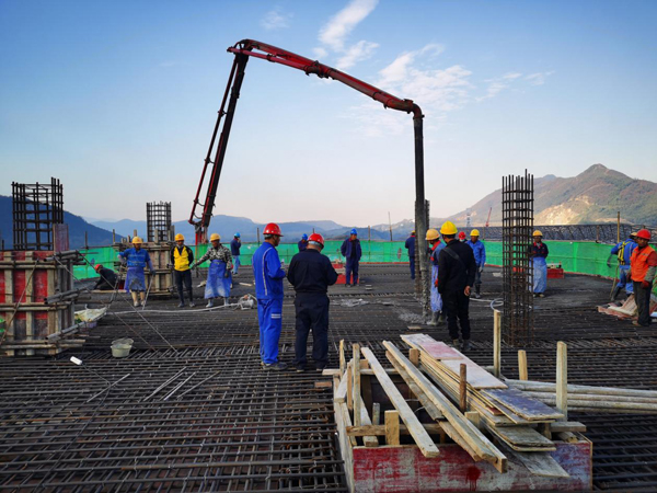 金磊项目部半成品仓土建完工