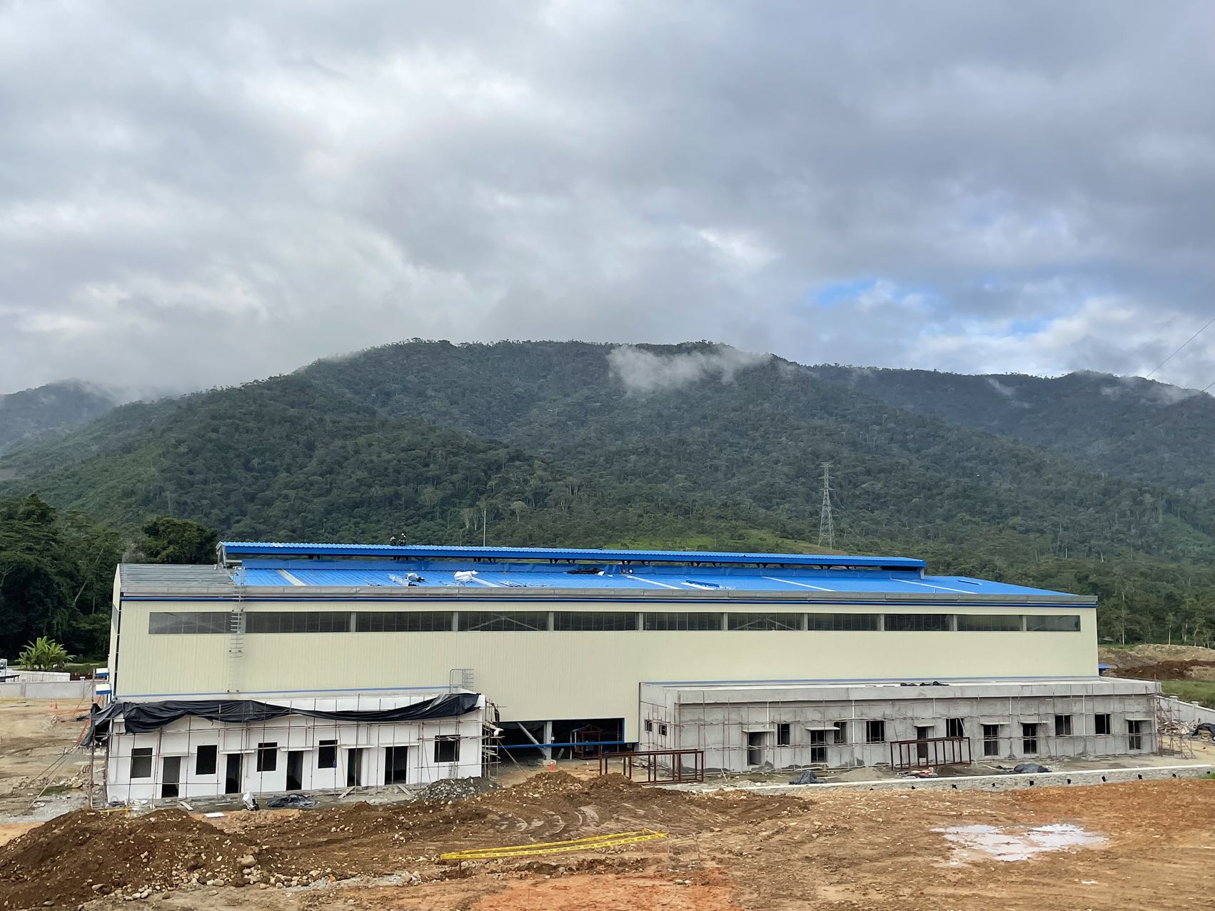 厄瓜多尔分公司顺利完成铜冠投资公司耐磨主厂房钢结构安装